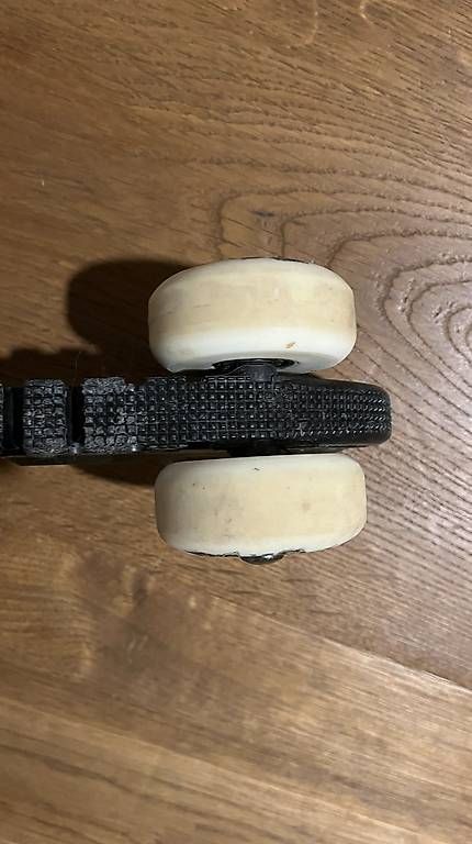 Schlittschuhe: Rollergard Schlittschuhschoner mit Rollen – Gebraucht aus Mühlethurnen von JackyCindy 1