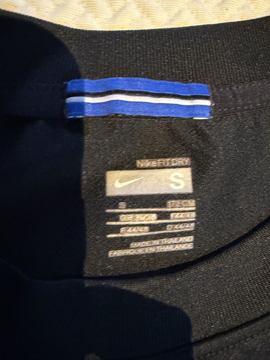 Manchester United Canottiere & Pantaloni: Manchester United Away 09/10 – Usato da Aarberg venduto da marcoo237 1