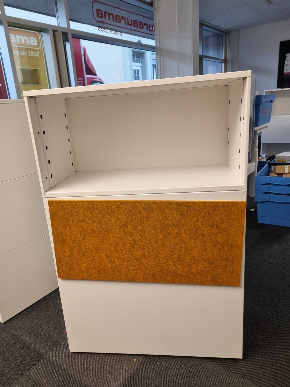 Armadi: Novex Rolladenschrank, abschliessbar – Usato da Biel/Bienne venduto da Bureaurama 1