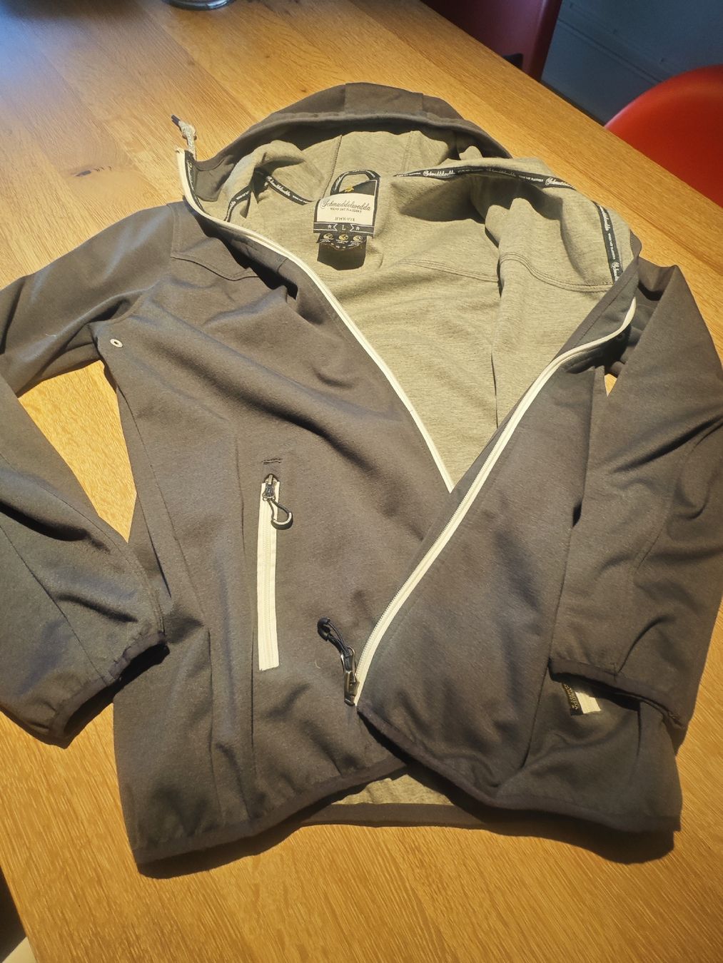 Schmuddelwedda Vestes: Schmuddelwedda Softshell Jacke grau Grösse L guter Zustand – Neuf (Voir description) à Zürich par Waennae 2