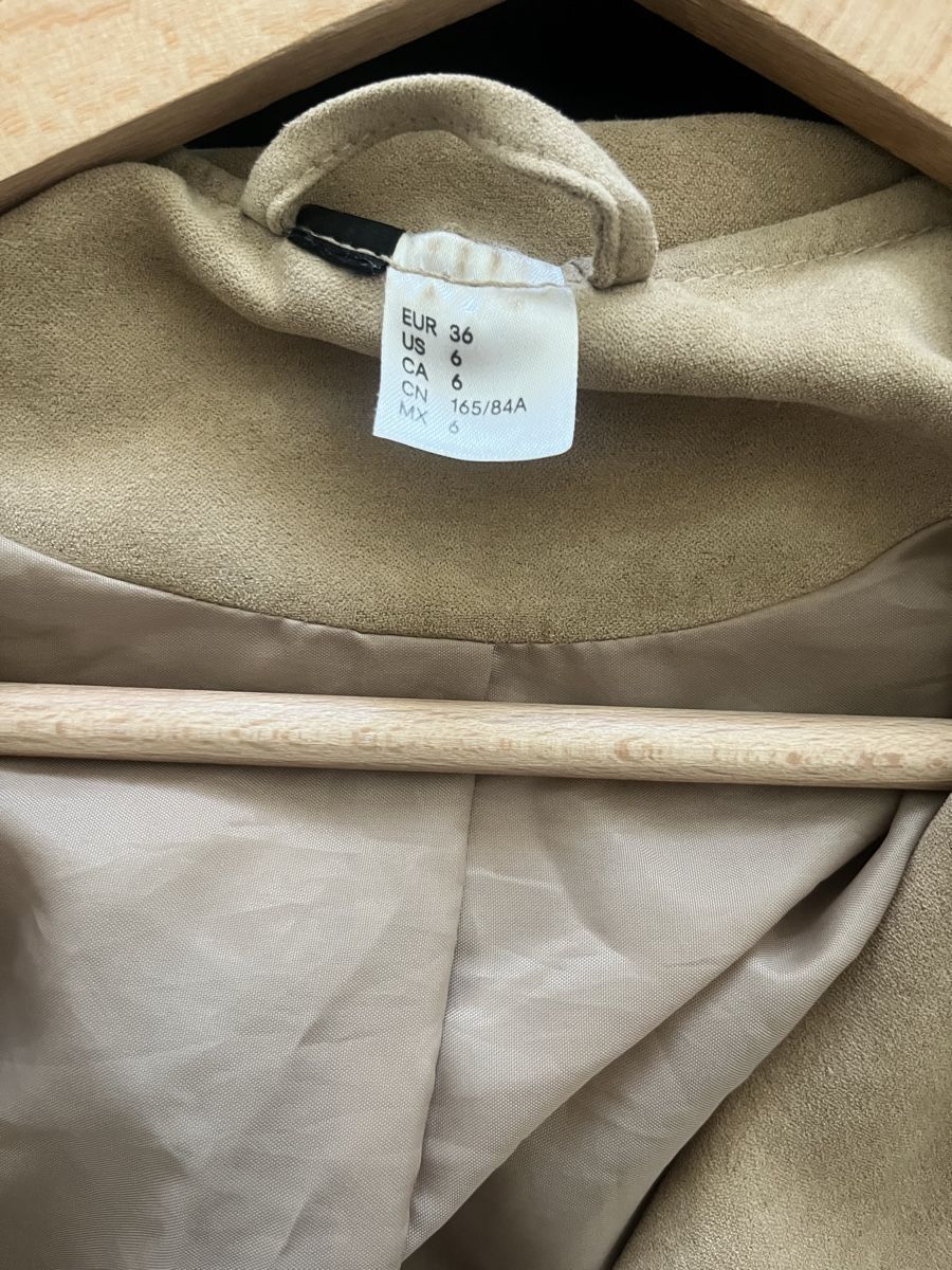 H&M Giacche: Jacke in Wildlederoptik Beige H&M, Gr. 36 – Usato da Winterthur venduto da nstau 4