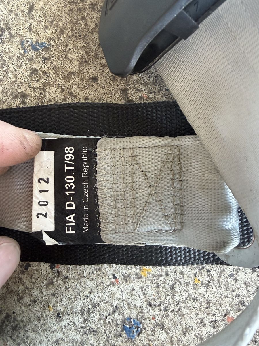Tutti pezzi di ricambio auto: Sparco / Schroth 4 Punkt Renngurte – Usato da Mirchel venduto da Hilal1994 6