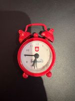 Mini réveil analogique rouge – Croix suisse – Style rétro