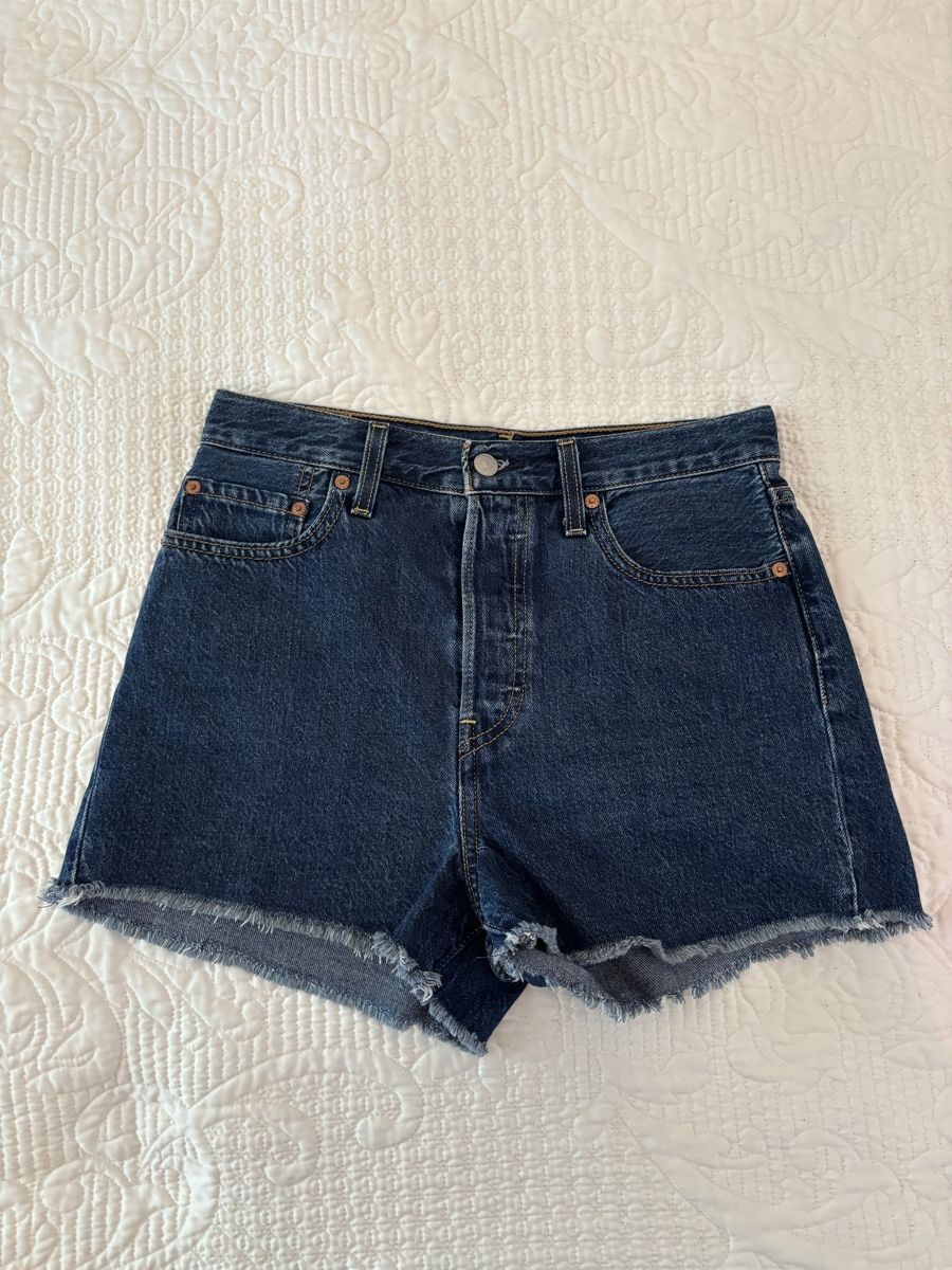Levi's Jeans: Levis Damen Jeans Shorts, Grösse 28 – Nuovo (secondo la descrizione) da Zug venduto da alex___4