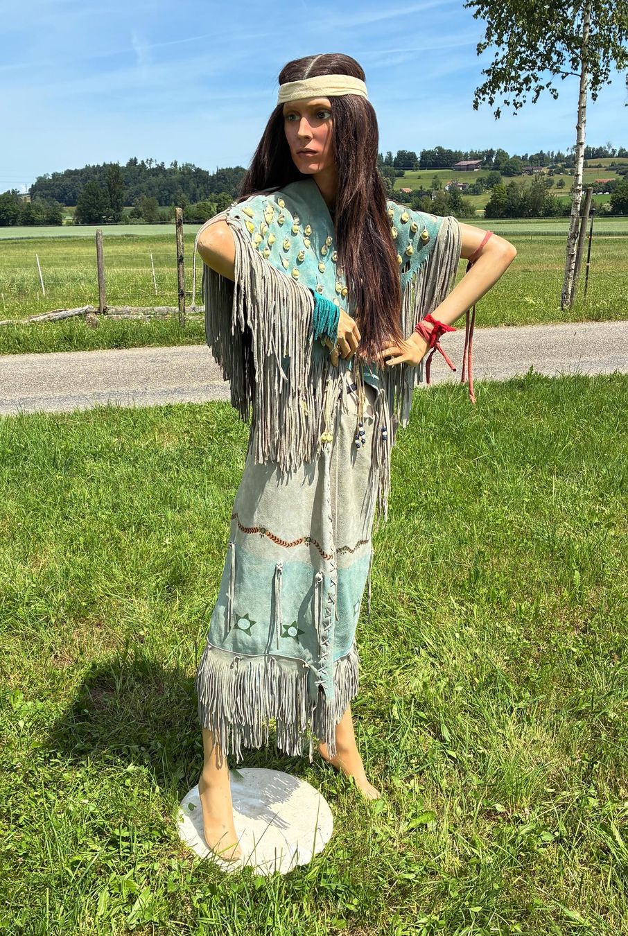 Statuette: Indianer Frau Sioux – Usato da Bäretswil venduto da robsonantik