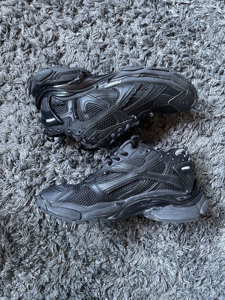 Balenciaga Scarpe da uomo: Balenciaga Runner Schwarz Grösse 42 – Usato da Lausen venduto da hel_w7yt 1