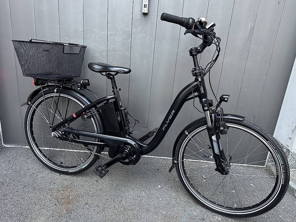Biciclette: E-bike Flyer da donna 36v nera  – Usato da Quartino venduto da DiloUsato