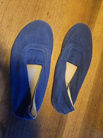 Blaue Gymnastikschuhe Grösse 31