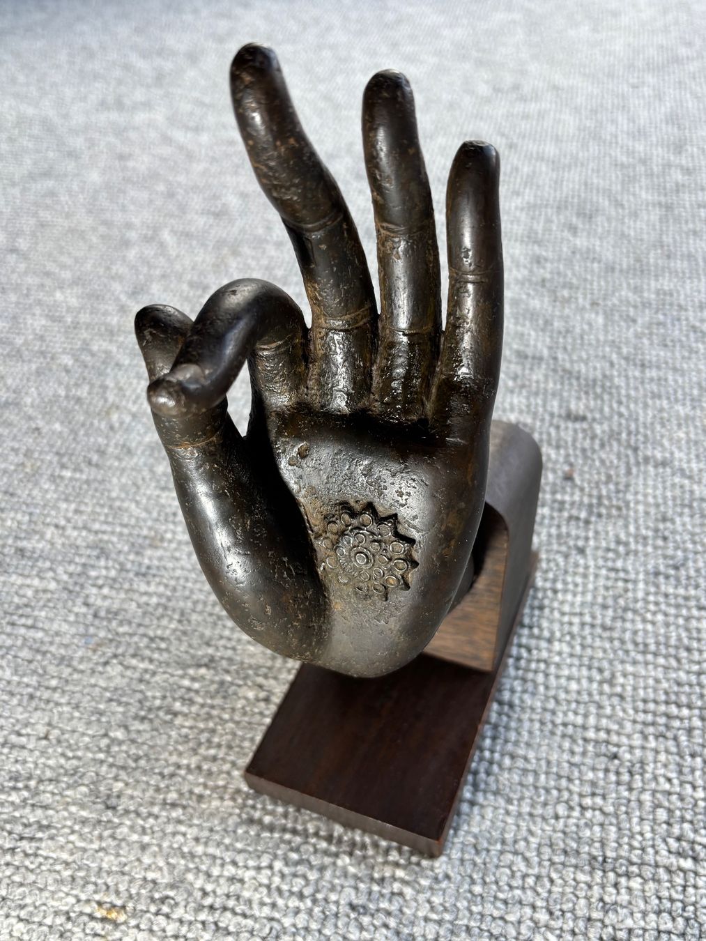 Sculture & Statue: Mudra Buddhas Hand Gusseisen antik – Usato da Hinwil venduto da DaniBachman 5