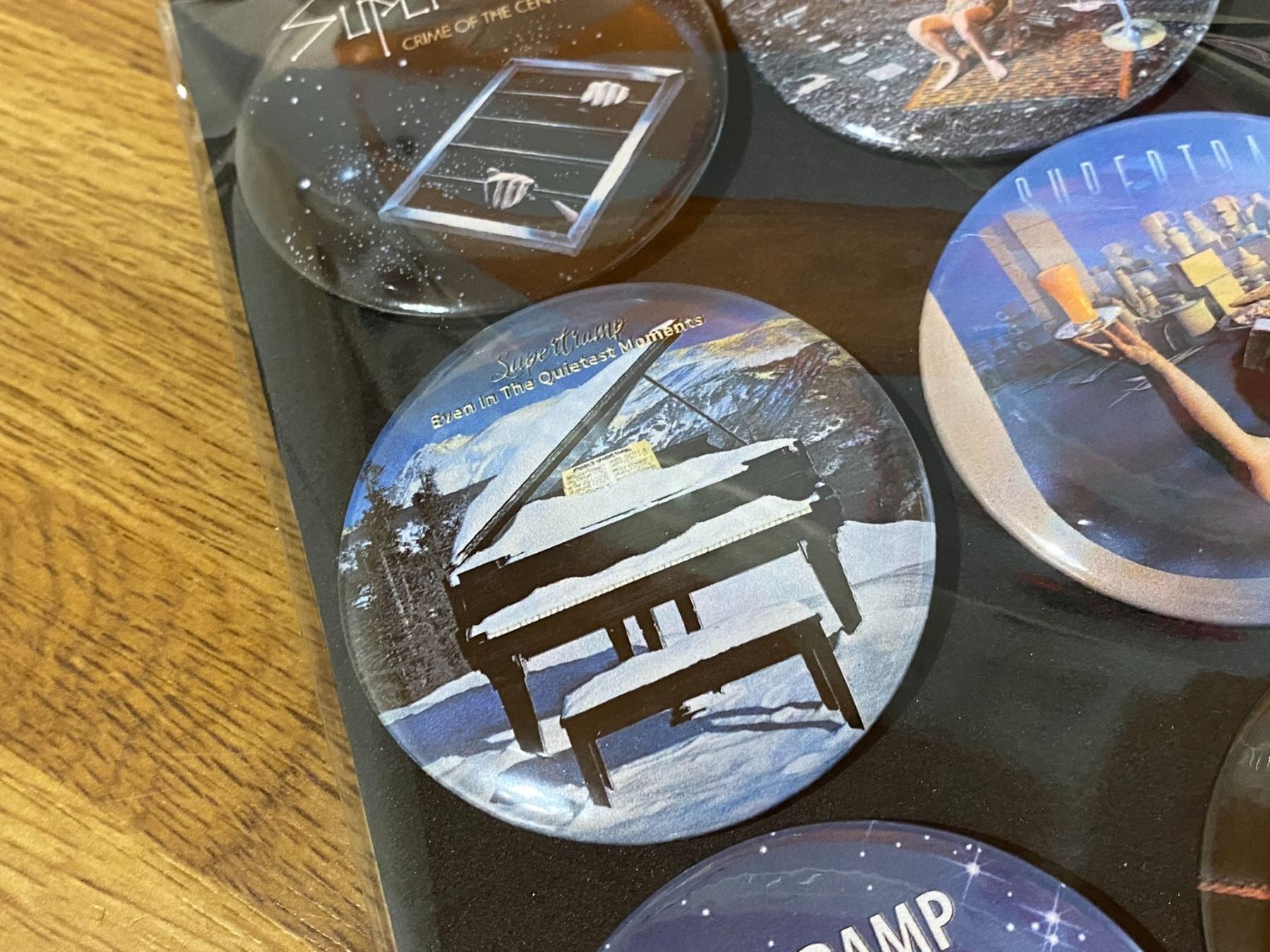 Placchette & Badge: Supertramp Ansteck Badges! – Nuovo (secondo la descrizione) da Basel venduto da FatCatPacksTheRatt 7
