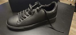 Schwarze Turnschuhe, neu (da falsche Grösse auf Weihnachten)