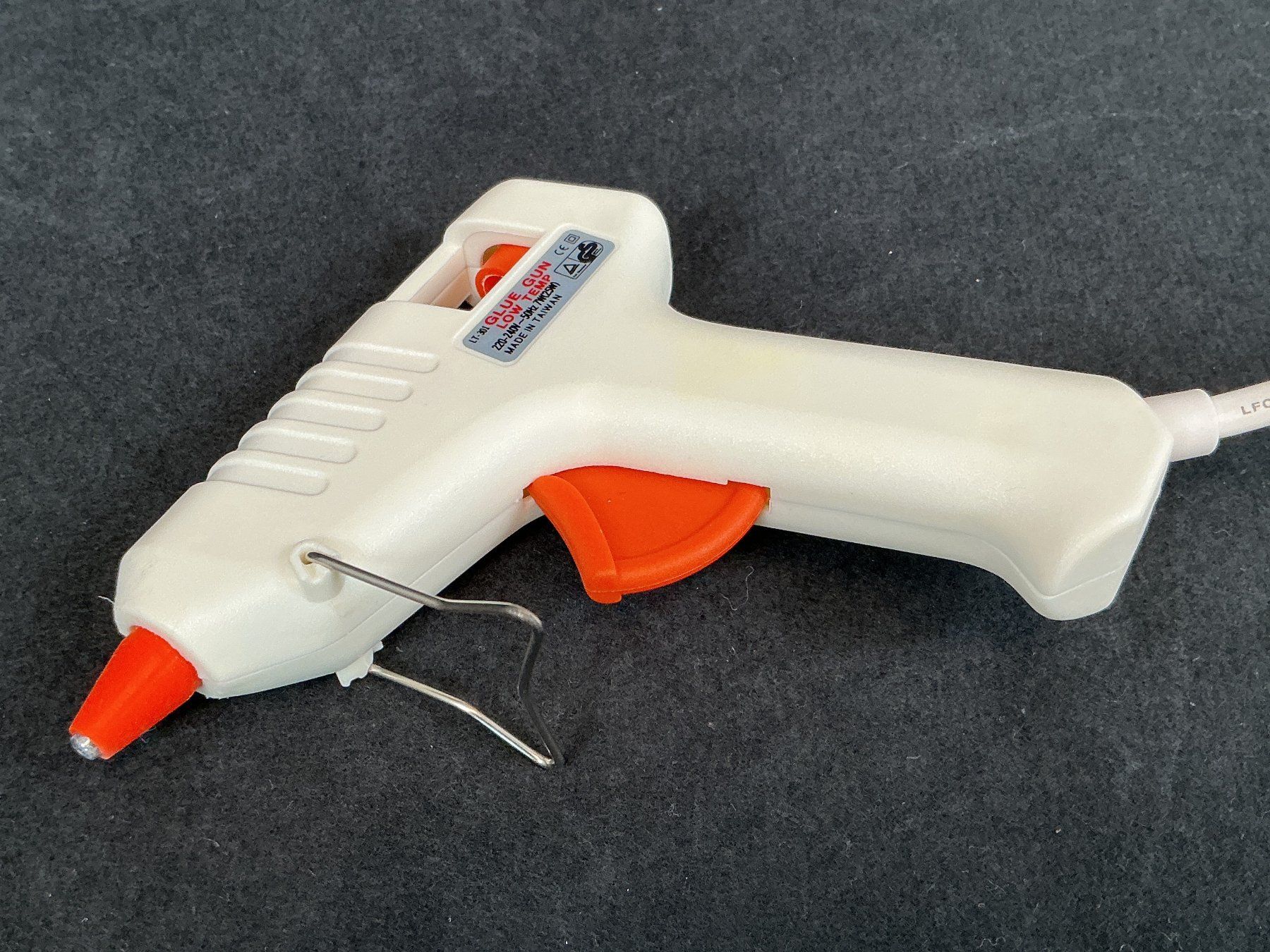 Tutti gli attrezzi: GLUE GUN Heissleimpistole – Usato da Richterswil venduto da Restwert_Richterswil 1