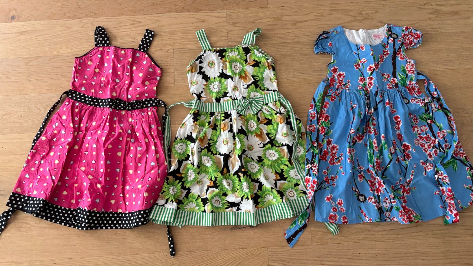 Kleiderpakete & -sets: 3 Sommerkleider Gr. 110 – Gebraucht aus Zürich von pisamun