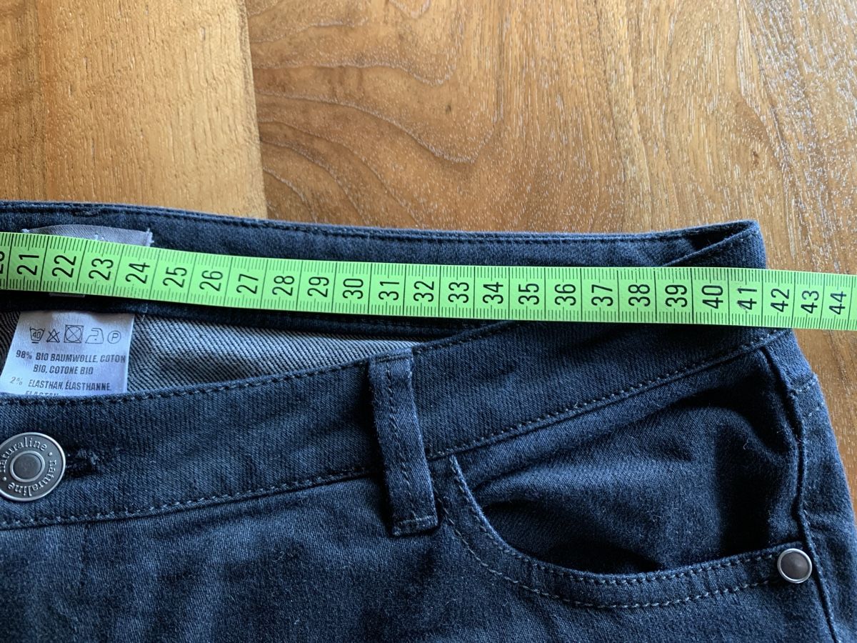 Naturaline Jeans: Schwarze Jeans Gr M, Naturaline – Gebraucht aus Meilen von Flockenwirbel 4
