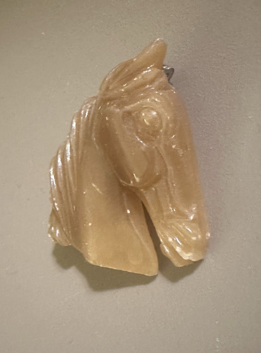 Spille & Fermagli: Brosche Pferdekopf, Alabaster – Usato da Oberwil BL venduto da orsay 4