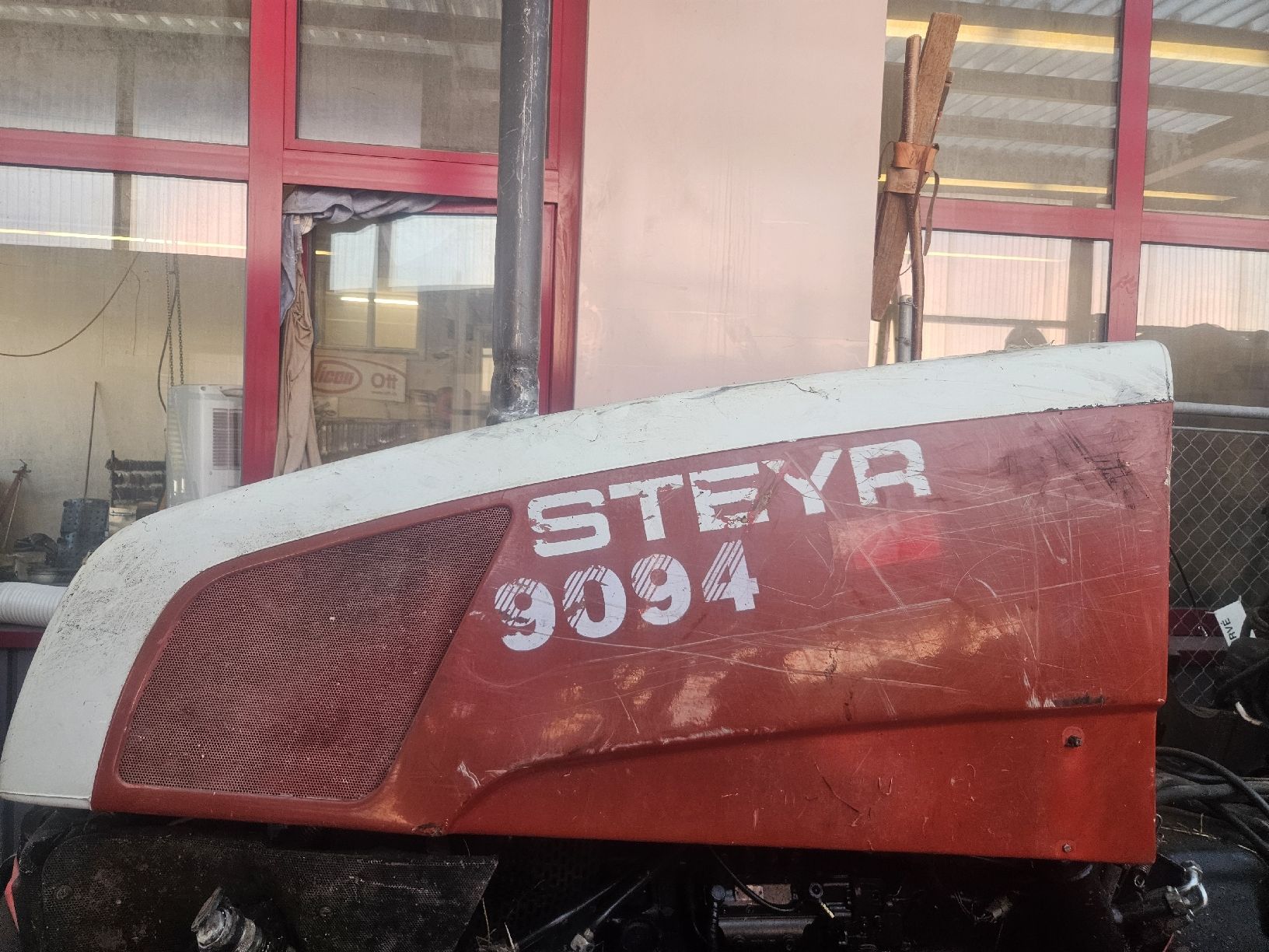 Steyr Trattori: Steyr 9094 Motorhaube – Usato da Bauma venduto da Maese1980