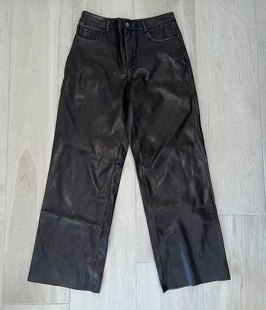 Pantalon effet cuir marron foncé  Stradivarius  Taille 38