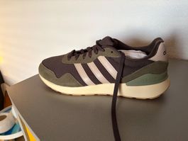 Basket neuve Adidas vert olive et brun