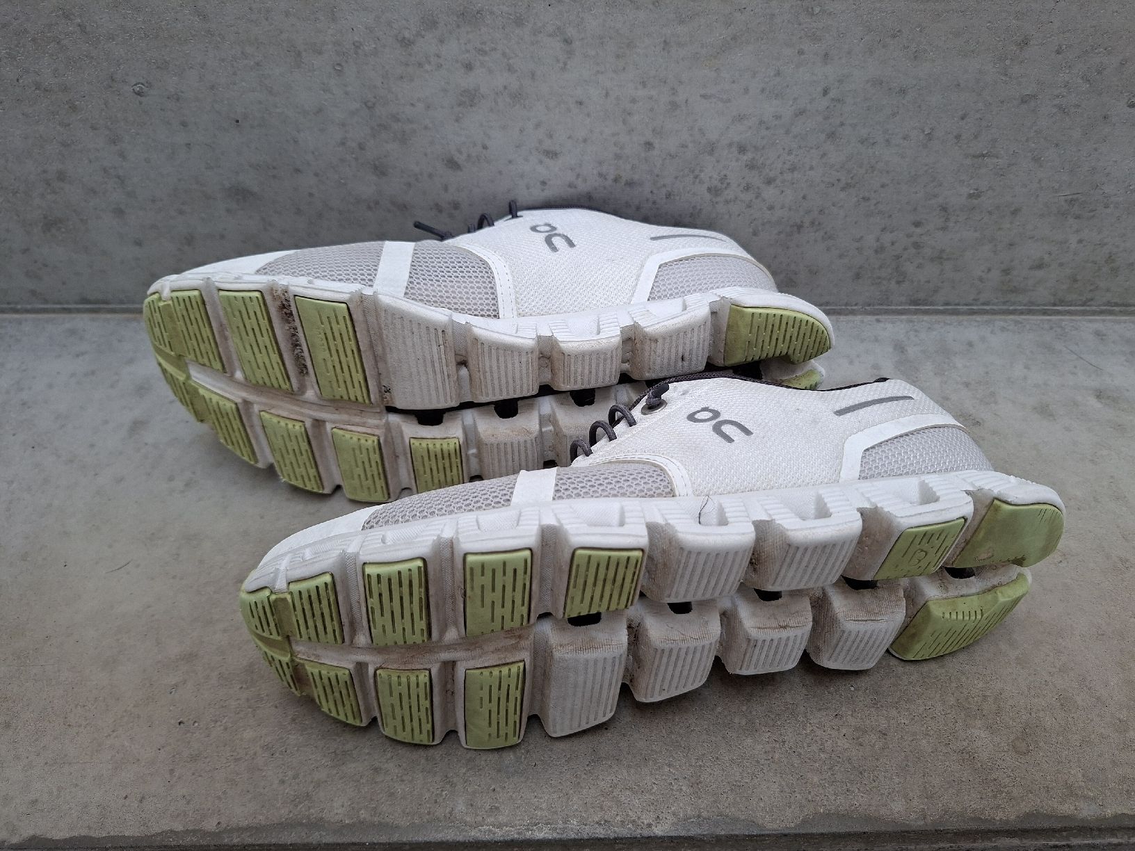 On Scarpe da donna: On Cloud Damen, Gr. 38.5, Top Zustand – Usato da Männedorf venduto da finnoeggeli 2