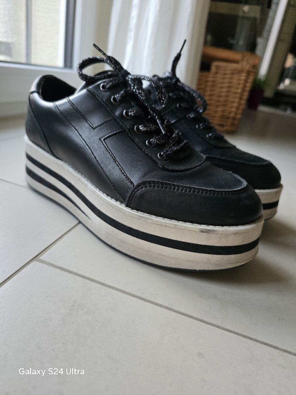 Alba Moda Damenschuhe: Schwarze Leder Plateau Sneaker Gr. 38 – Gebraucht aus Kloten von Salentina64
