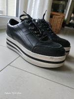 Schwarze Leder Plateau Sneaker Gr. 38