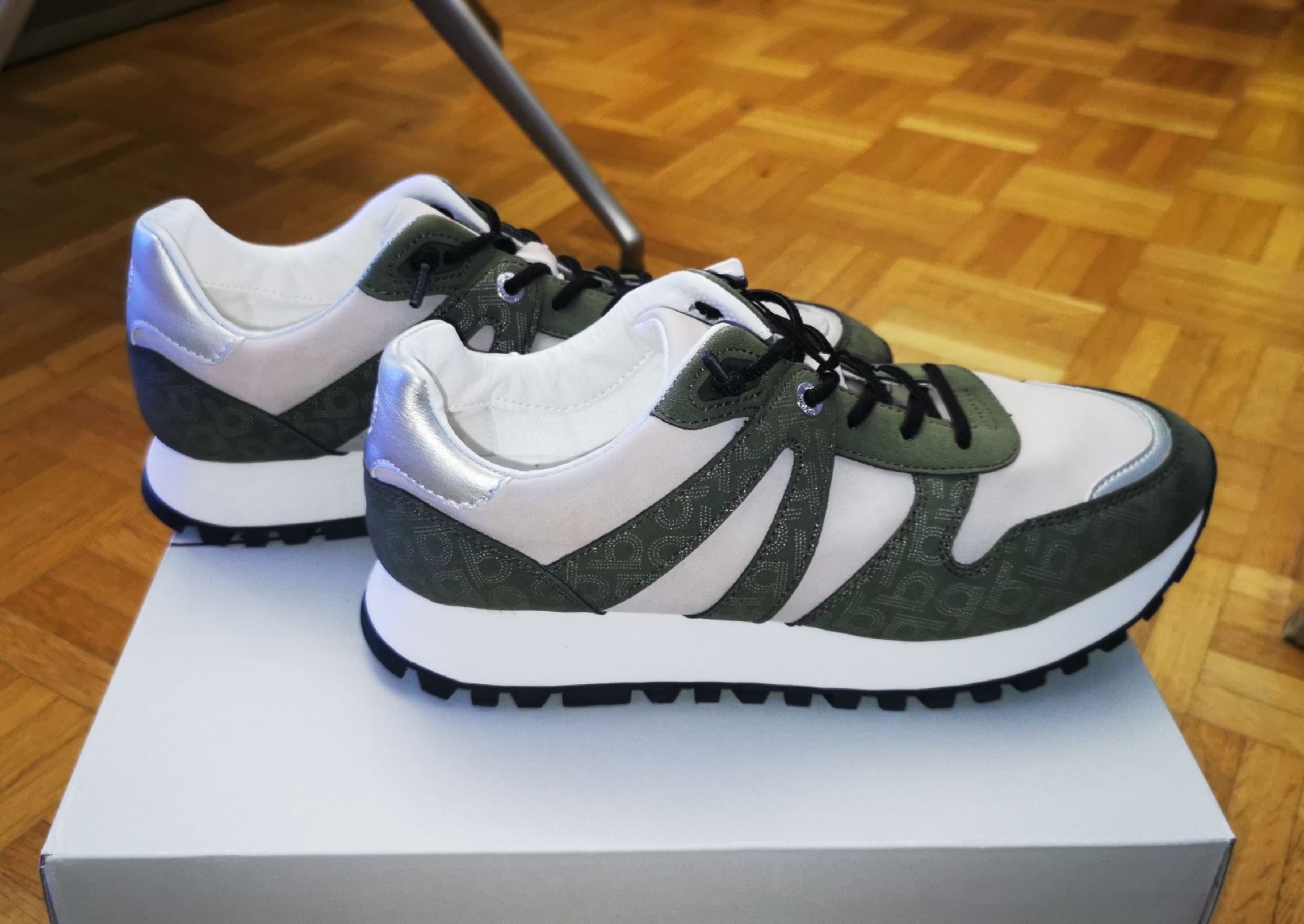 Bugatti Scarpe da donna: Bugatti Sneaker, Gr. 39 - Neu – Nuovo e nell'imballaggio originale da Urtenen-Schönbühl venduto da vok_qw7w 2