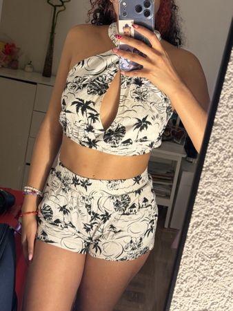 Ensemble short et haut imprimé palmier blanc noir état neuf