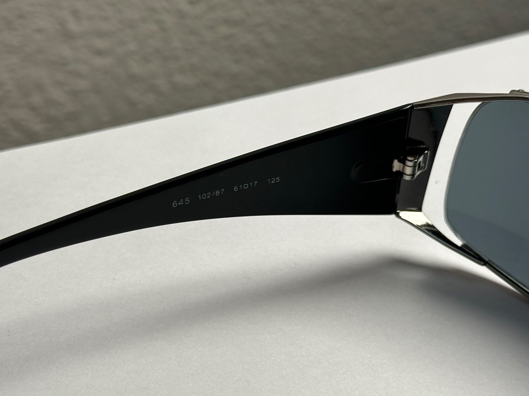 Bulgari Brillen & Gläser: BVLGARI Vintage-Sonnenbrille – Gebraucht aus Pfäffikon ZH von 0iB4F 3