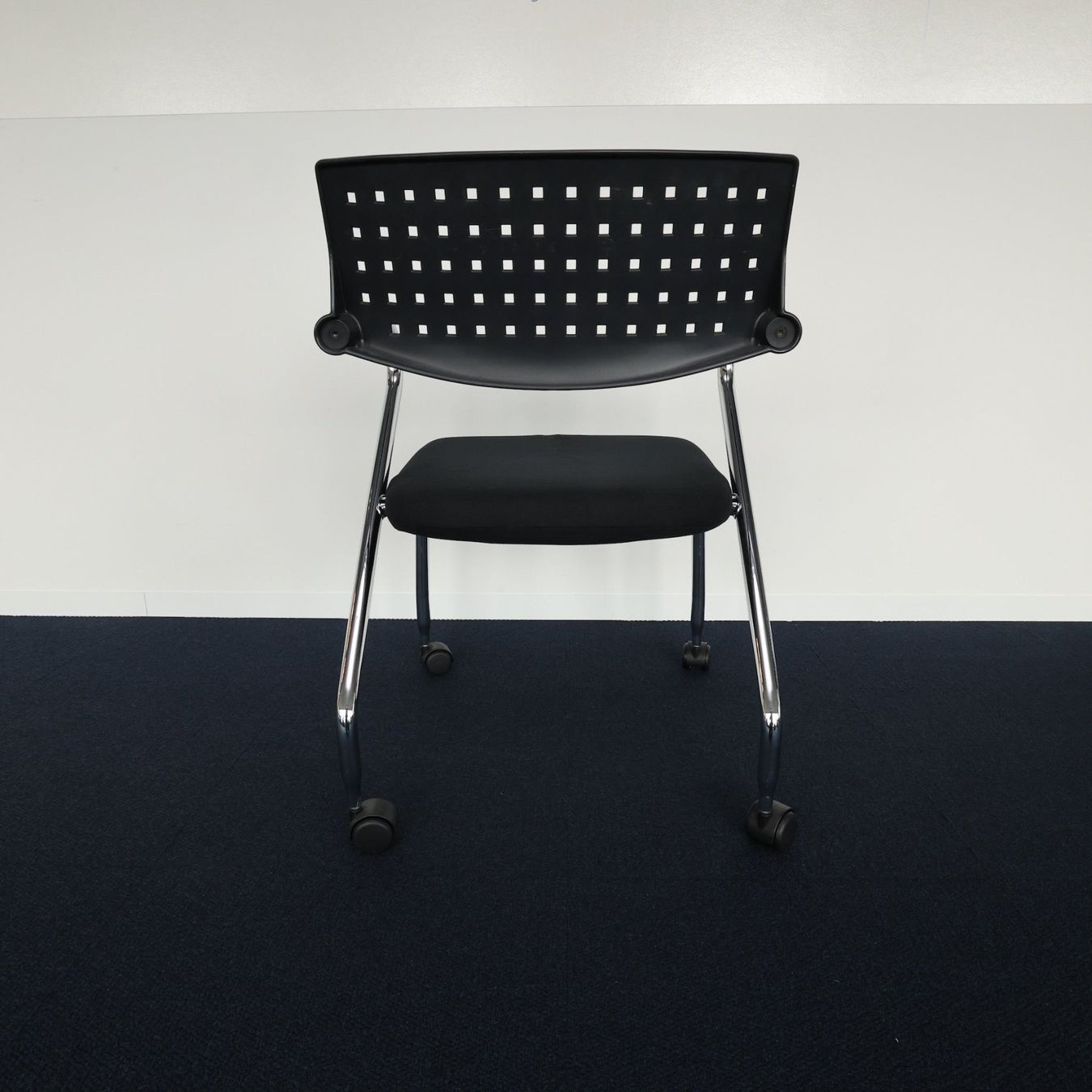 Vitra Sedie: Vitra Vis a Roll mit schwarzer Sitzfläche – Usato da Zürich venduto da Zapro 2
