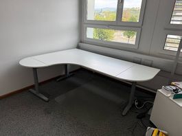 Bürotisch weiss, 180 x 80 cm mit zwei Verlängerungen