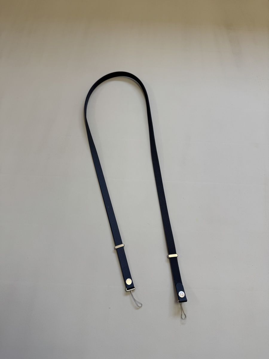 Attrezzatura da arrampicata: Apple crossbody strap – Usato da Wettingen venduto da daysuna