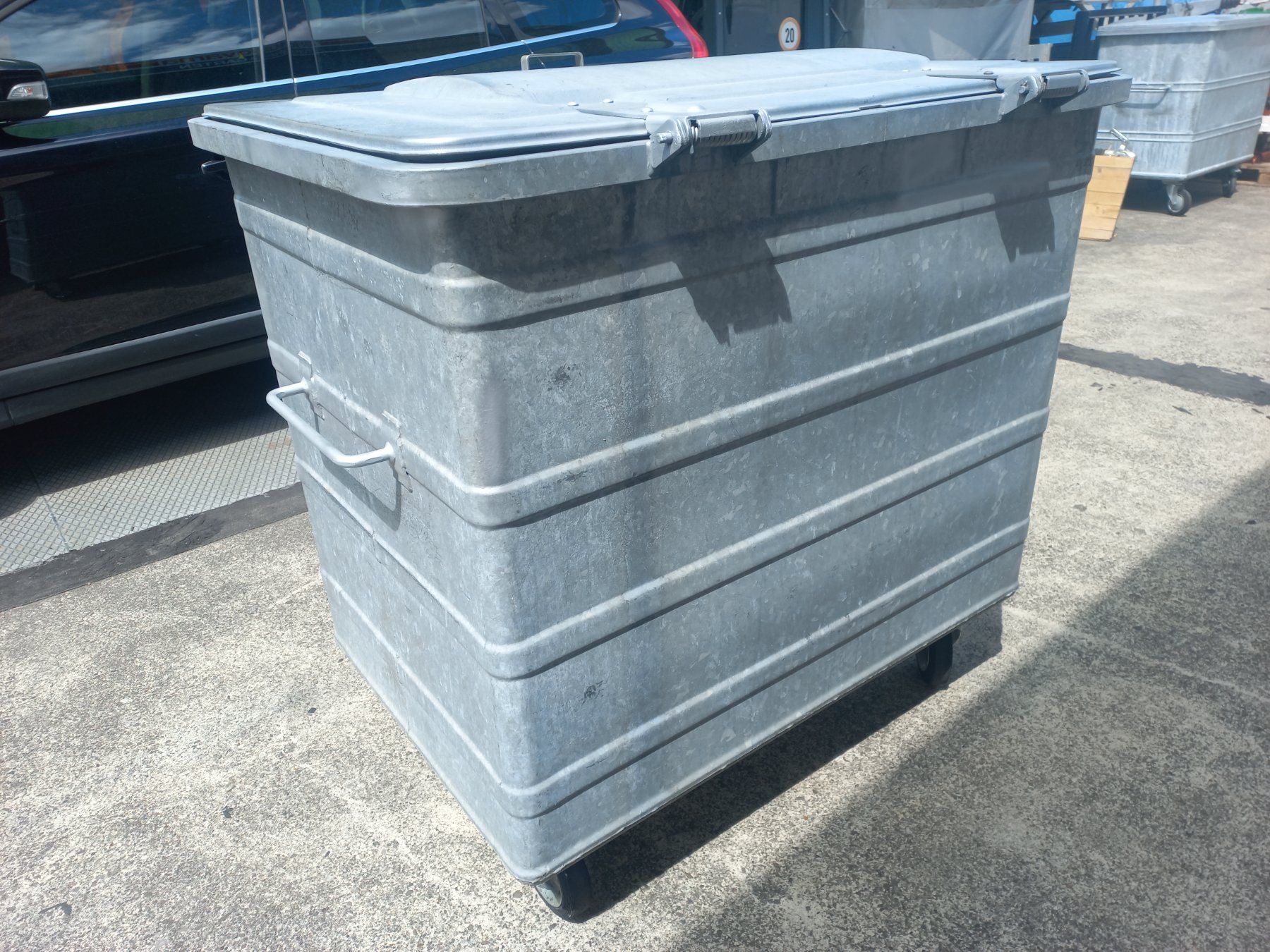 Autres articles bureau & commerces: Abfallcontainer Kehrichtcontainer Müllcontainer Container 3 – D'occasion à DULLIKEN par Lerchclassicdulliken 2