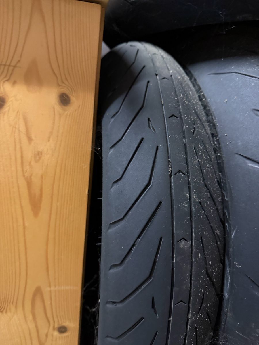 Pneumatici & Ruote complete: Motorradreifen gebraucht – Usato da Unterlunkhofen venduto da RepaidBox18 1