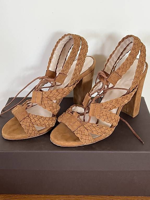 Scarpe da donna: Wildleder Sandaletten Gr 36 – Usato da Mittelhäusern venduto da cgrandi