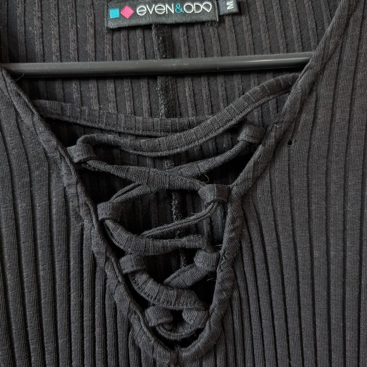 Tops: Even&Odd Gerippter Body mit Ausschnitt – Gebraucht aus Ringgenberg BE von Vinyl.Love 2