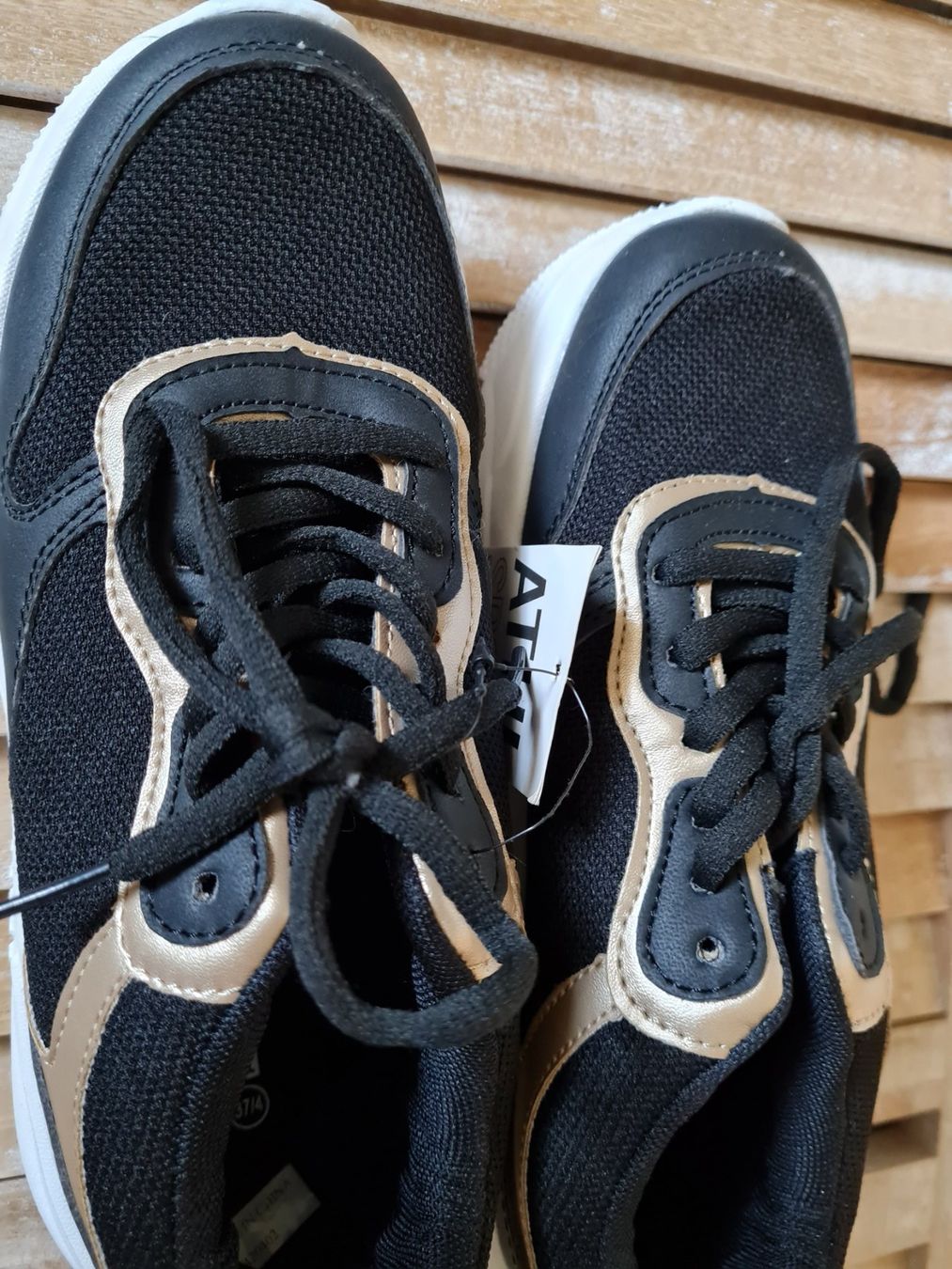 Damenschuhe: Baskets – Neu (gemäss Beschreibung) aus Grand-Lancy von ana_7y2f 2