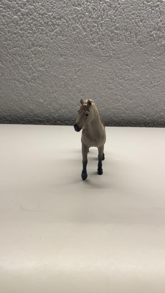 Schleich Jouets: Cheval shleish pas cher !!! – D'occasion à Avenches par Rose-rose