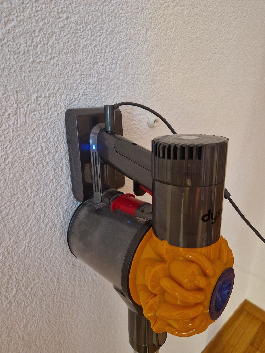 Dyson Aspirapolveri & Accessori: Aspirateur Dyson – Usato da Zürich venduto da DavidCabrita 1