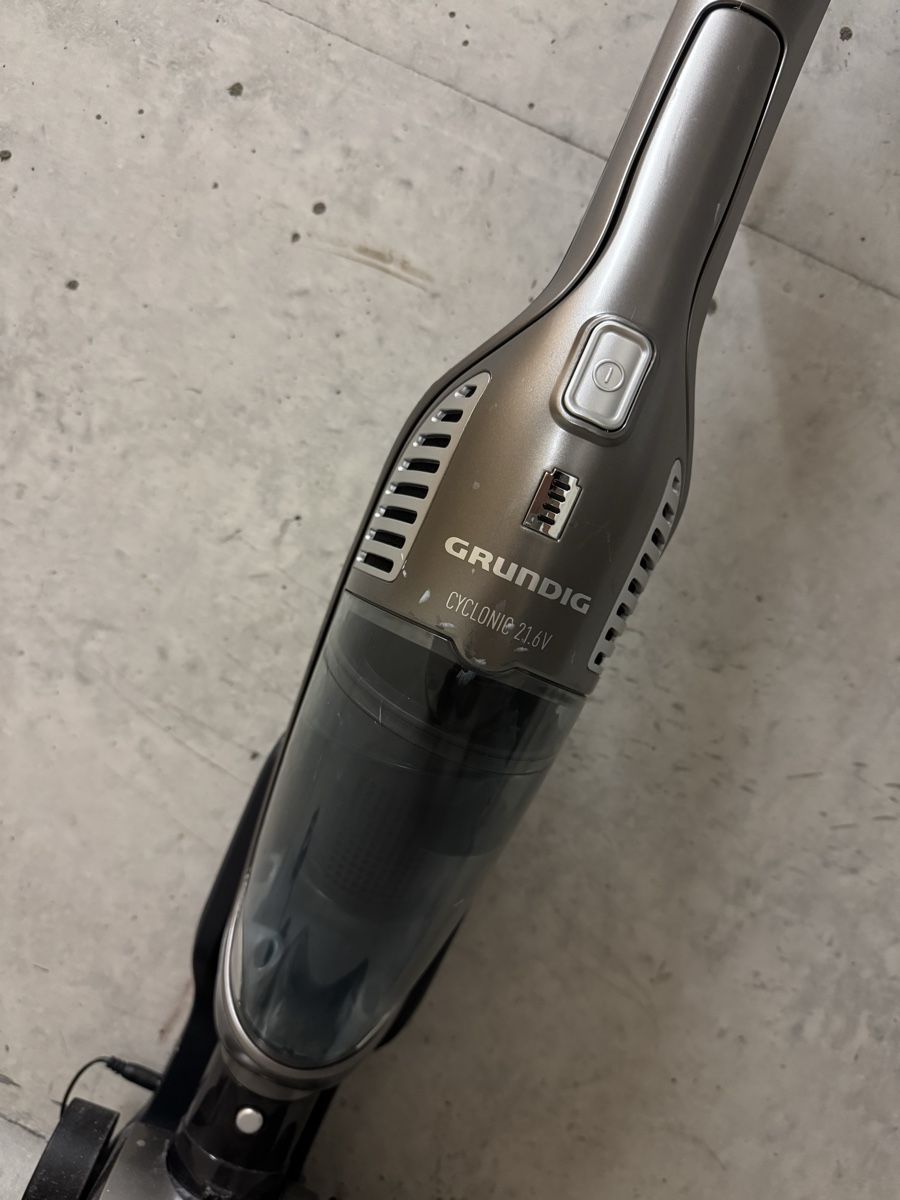 Grundig Aspirapolveri & Accessori: Grundig Staubsauger VCH 9832 – Usato da Winterthur venduto da ste_5vfj 1
