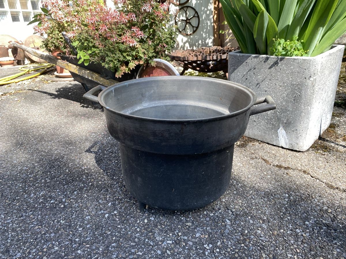 Pots de fleurs: 3 grosse Töpfe/Eisen/Kupfer/Bronze – D'occasion à Zimmerwald par Holzdata1 8