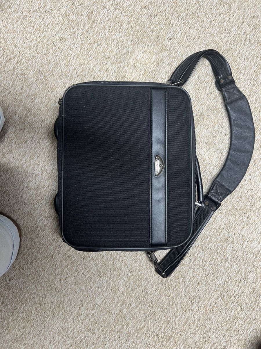 Borse: Samsonite Laptoptasche schwarz mit Schultergurt – Usato da Lüchingen venduto da Gmueni