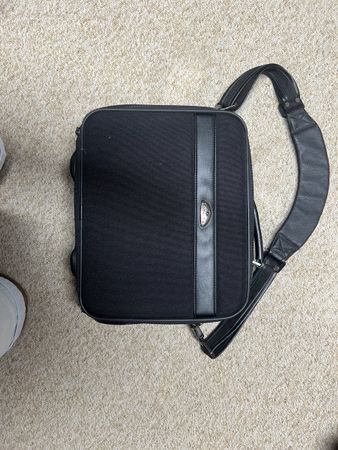 Samsonite Laptoptasche schwarz mit Schultergurt