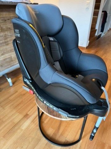 Britax Römer Seggiolini per auto: Britax Römer Dualfix M I-Size Kindersitz – Usato da Oberweningen venduto da ele_bf2t 2