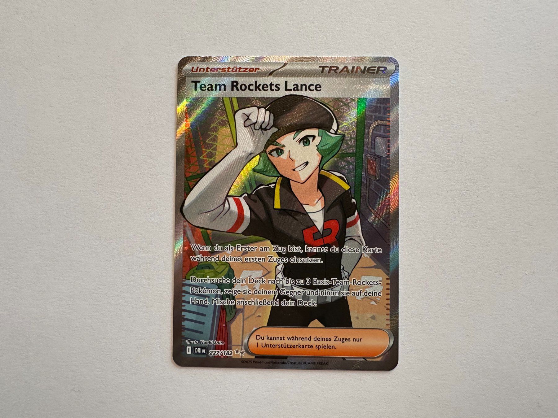 Pokémon Carte collezionabili: Team Rockets Lance Ewige Rivalen Trainer Fullart DE – Usato da Hagendorn venduto da Pokecollectorch 1