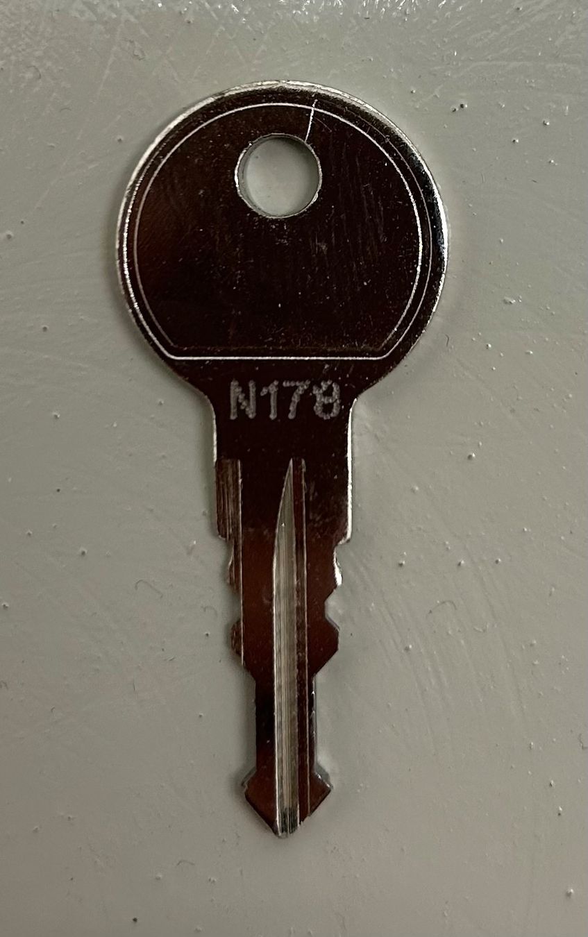 Thule Portapacchi: Thule Schlüssel N178 – Usato da Bülach venduto da Nani003