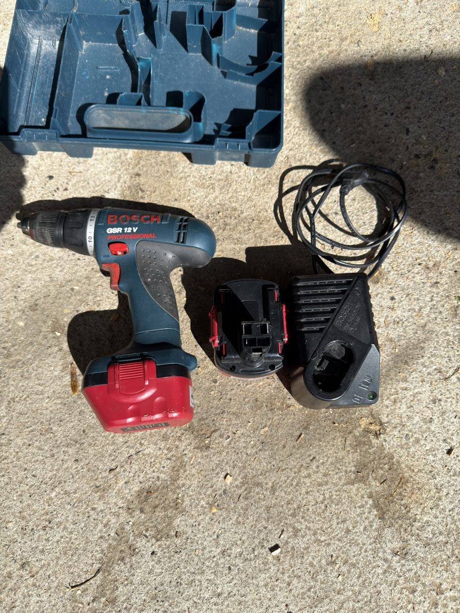 Bosch Trapani: Bosch GSR 12V Akku-Bohrschrauber – Usato da Rohr b. Olten venduto da -FaLu-