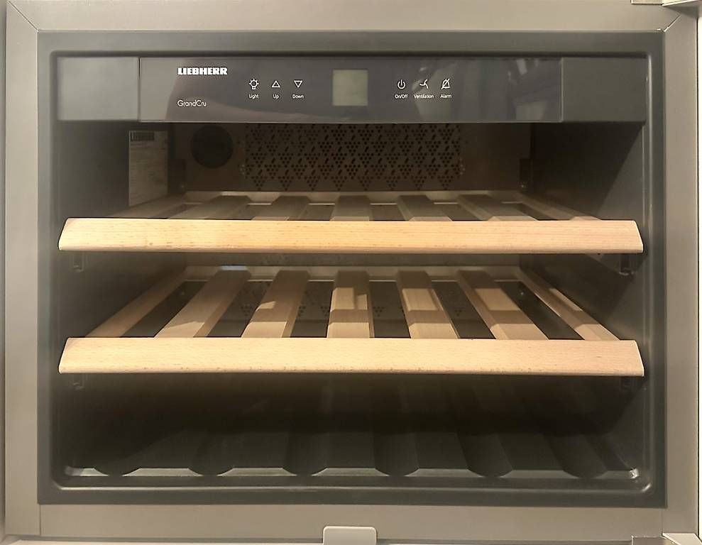 Frigoriferi: Neuer Einbau-Weinkühlschrank Liebherr – Nuovo e nell'imballaggio originale da Amriswil venduto da luxi987