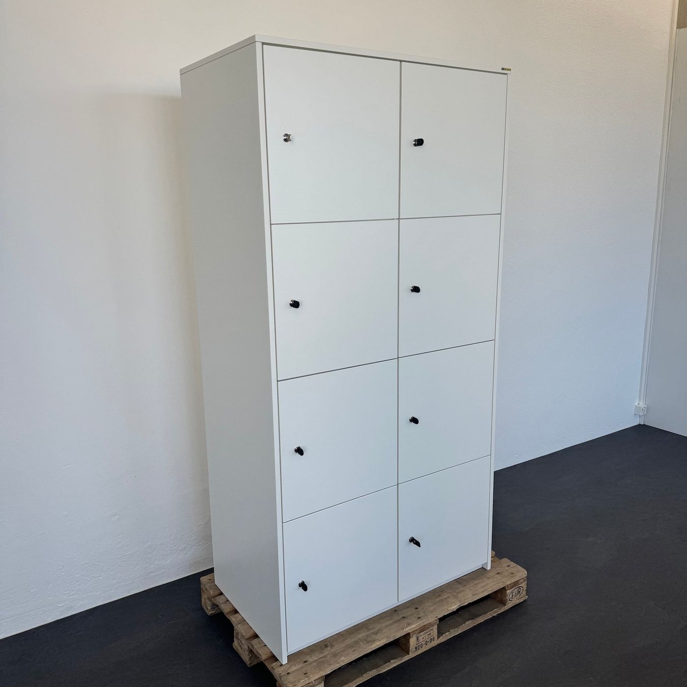 Armadi: Palmberg Prisma 2 Lockerschrank - 8 Abteile – Usato da Schönenwerd venduto da mcofficeshop 2