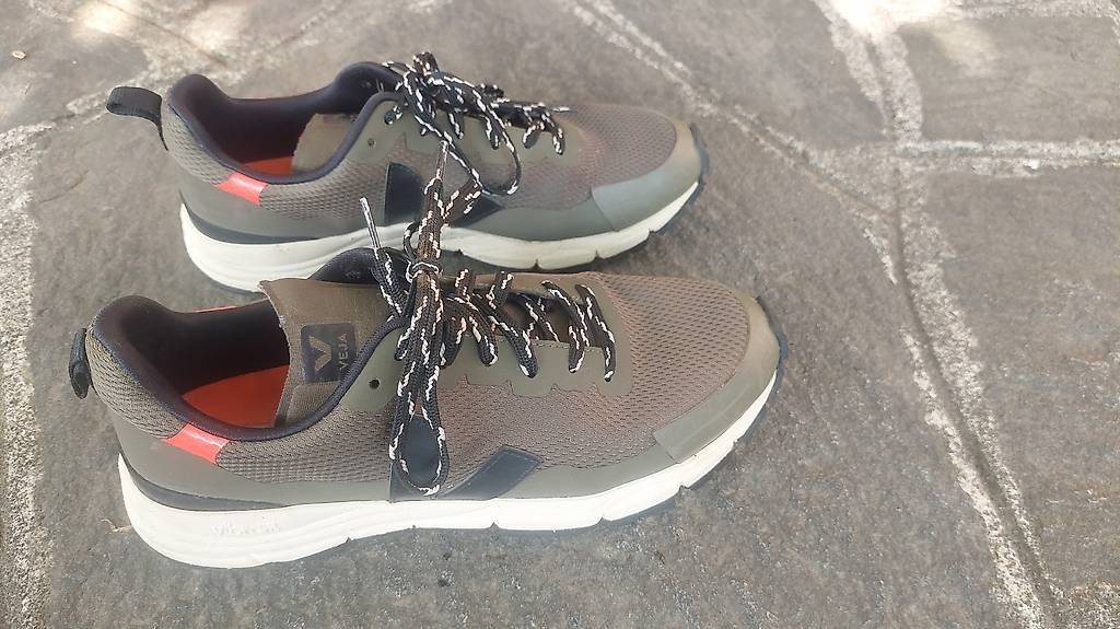Veja Scarpe da uomo: Veja modello DEKKAN ALVEOMESH – Usato da Sonvico venduto da annickcat