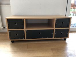 TV-Möbel aus Holz mit Schubladen